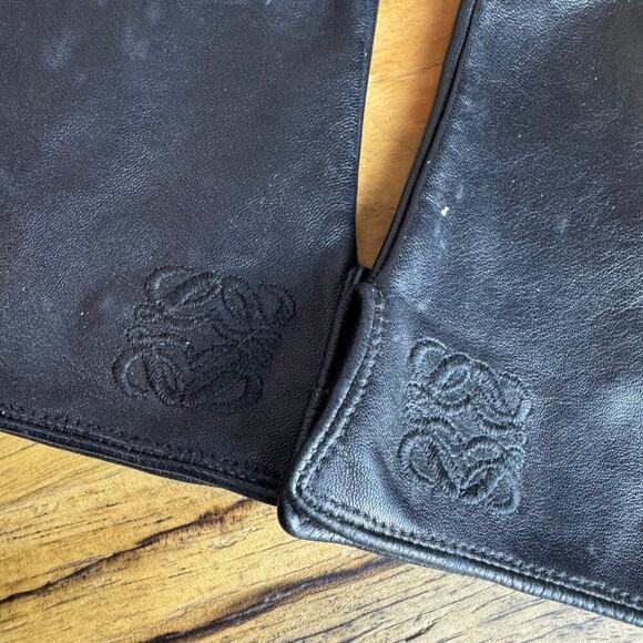 Loewe Black Lambskin Anagram Leather Gloves est size Small Authentic CoA - Picture 2 of 8